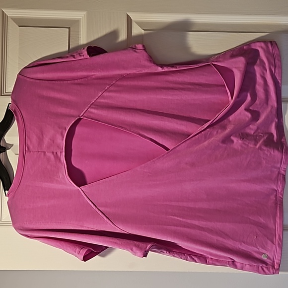 Zella XL short sleeve athletic top with cut out back. EUC - Picture 2 of 10
